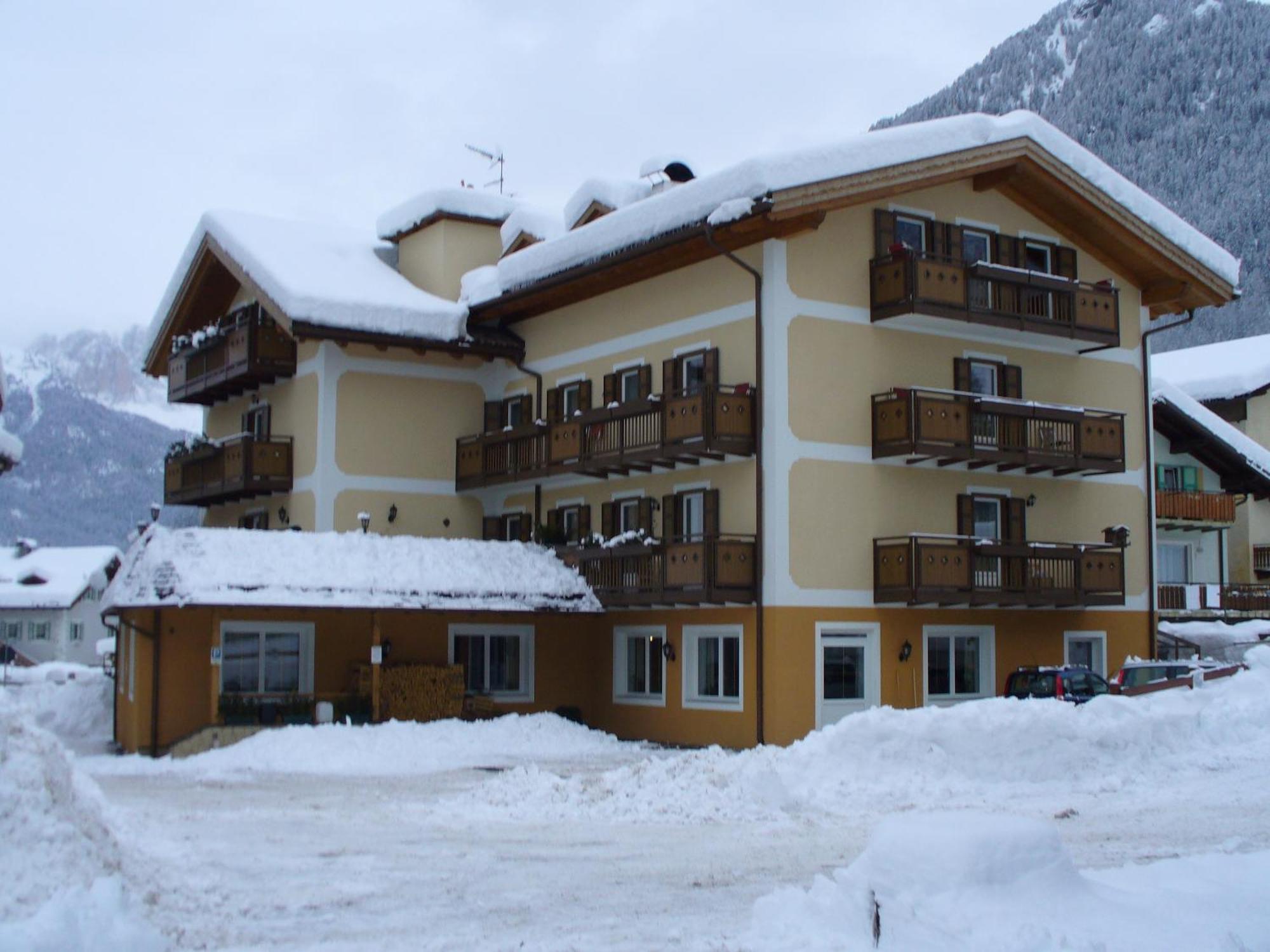 Hotel El Geiger Поцца-ди-Фасса Экстерьер фото
