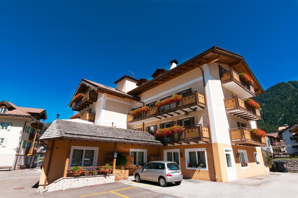 Hotel El Geiger Поцца-ди-Фасса Экстерьер фото